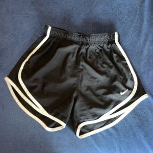 NIKE BLACK RUNNING SHORTS
